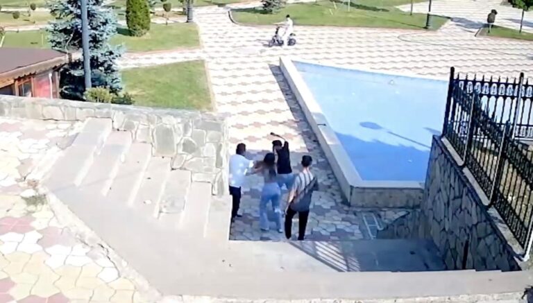 parktaki-cifti-uyaran-muhtar-bicaklandi-QI4SJliv.jpg