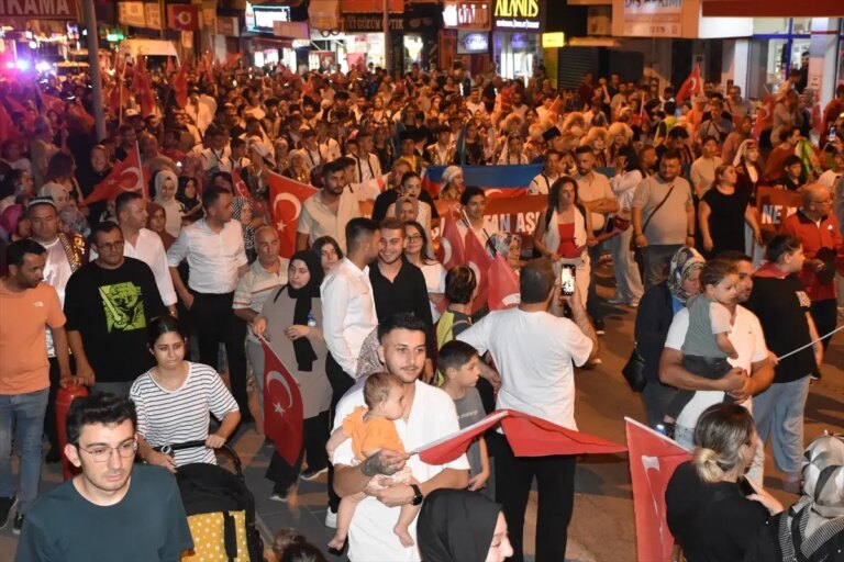 turk-dunyasi-soleni-yuruyusu-cvWQLOUl.jpg