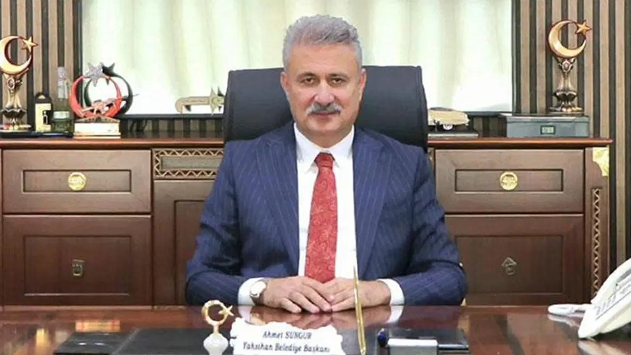 gozaltina alinmisti akpli yahsihan belediye baskani ahmet sungur adliyeye sevk edildi 7Sr9AzmY