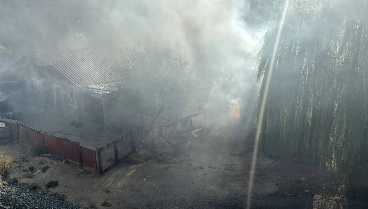 karabukte mustakil evin bahcesinde yangin kzrHVua5