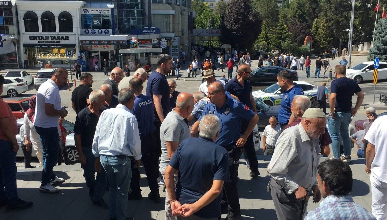 kayseride namaz cikisikayinbiradenini bicakladi FFxwKMj3