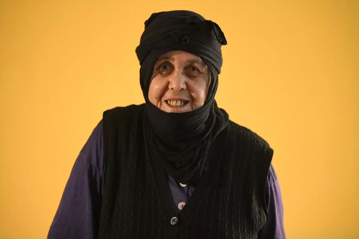 palasta geleneksel bas baglama IhsDZr6c