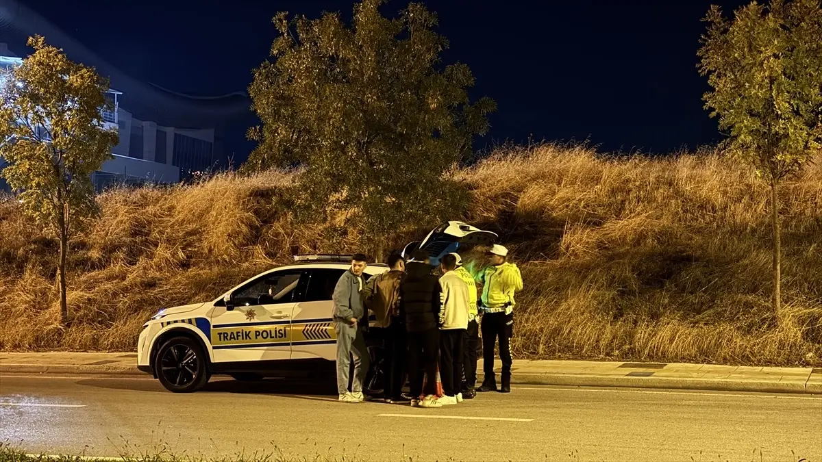 edirnede asayis ve trafik denetimi kavga sonrasi yaralilar hastaneye kaldirildi RbqDvXLa