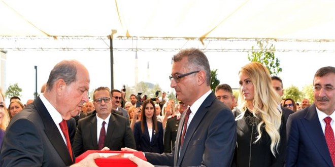 kktcde cumhurbaskani erhurman gorevi devraldi WIrsswQI.jpg