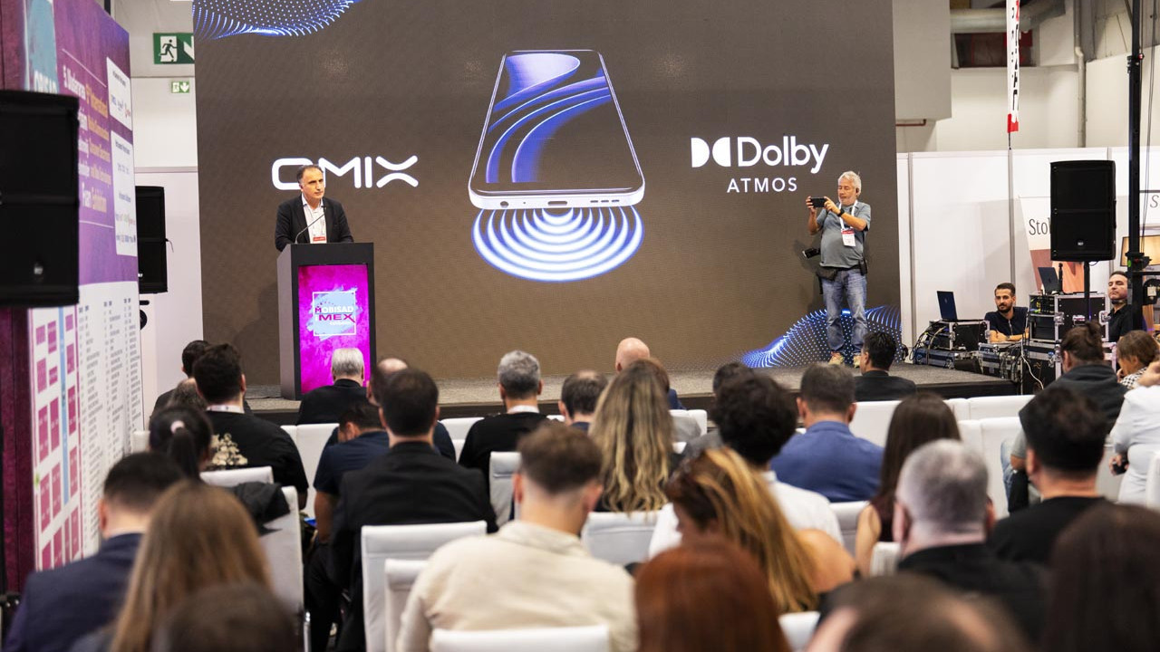 mistacoglu holding mobisad imex fuarinda oppo ve omixin yeni akilli cihazlarini tanitti 8pIzUNrE.jpg