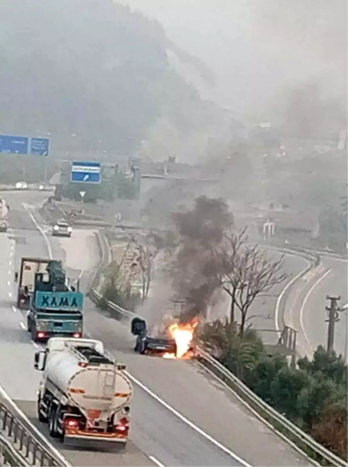 pamukovada seyir halindeki otomobil alev aldi auumfZAA.jpg