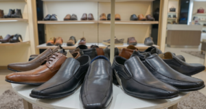 ayakkabi-devi-once-indirim-yapti-sonra-10-magazasini-birden-kapatti-ak3ngCw8