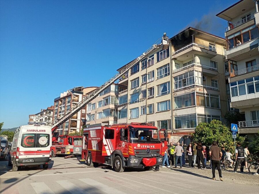 Karamürsel’de Yangın: Anne ve Çocuk Kurtarıldı