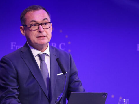 Bundesbank, barış gelse de enflasyona karşı ihtiyatlı