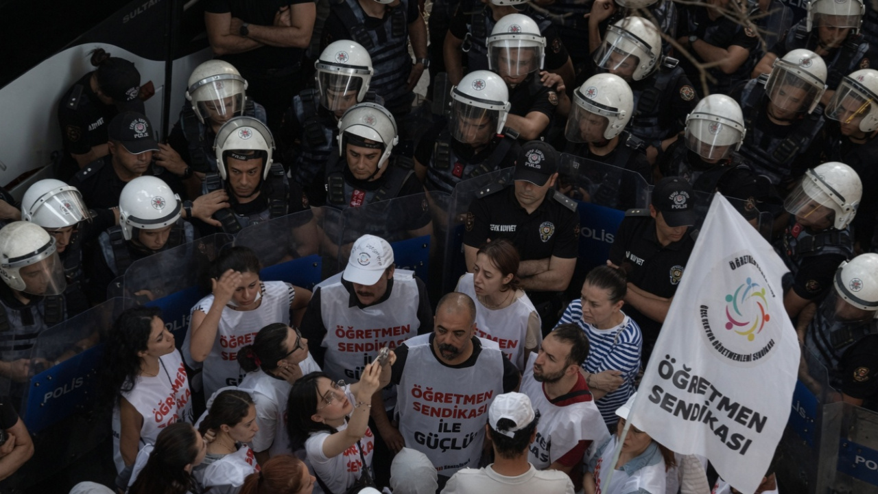 Mülakat mağduru ve özel okul öğretmenleri Meclis gündeminde: İktidara ‘sözünüzü tutun’ çağrısı!