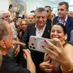 Özgür Özel Diyarbakır’da: Havalimanında zılgıtlarla karşılandı