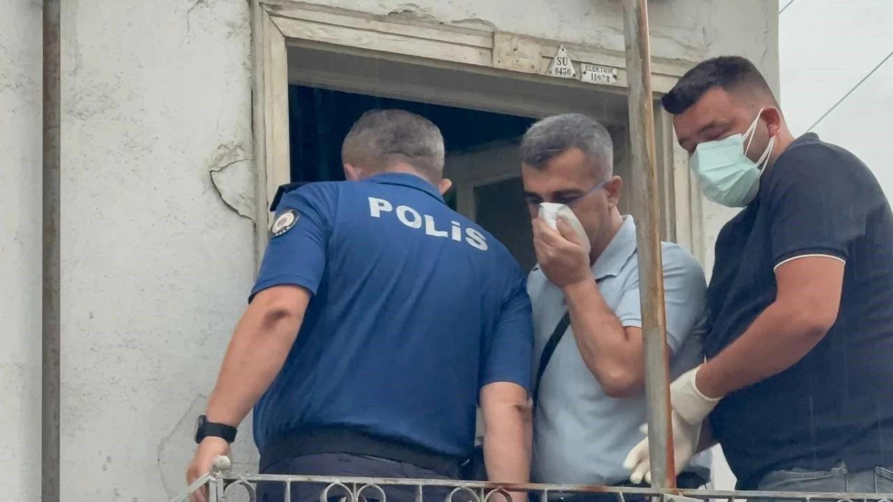 Ağır koku acı gerçeği ortaya çıkardı: 73 yaşındaki adam evinde ölü bulundu