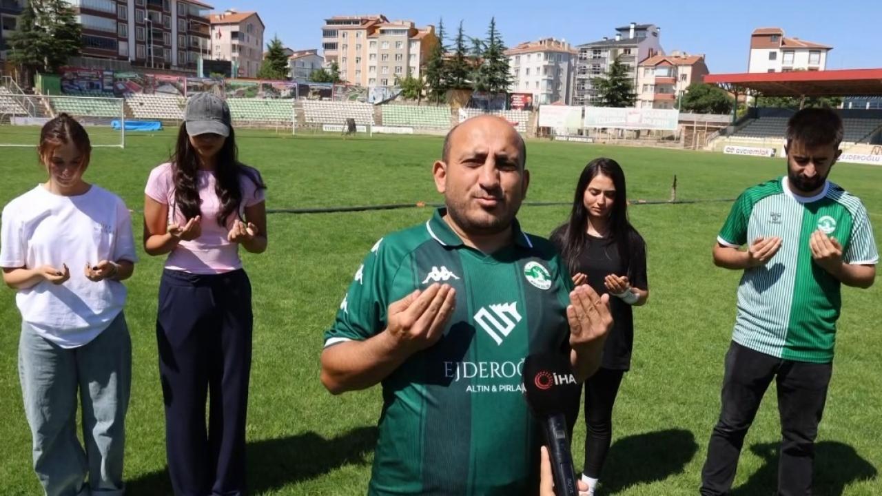Şampiyonluk için toplandılar! Amigonun ettiği dua gülümsetti